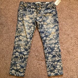 Low rise skinny jeans